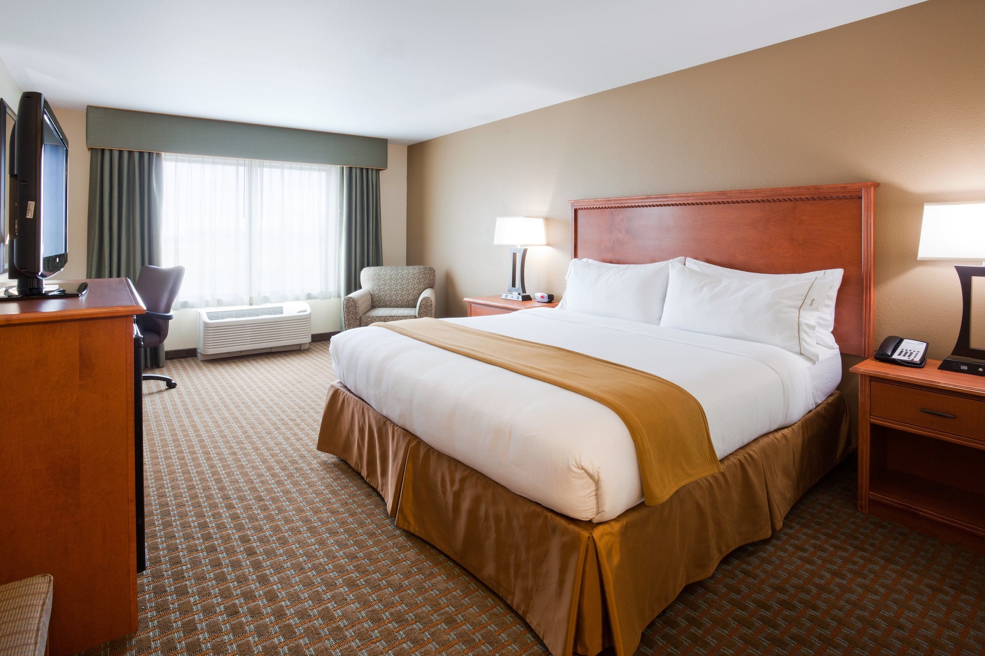 holiday inn express hotel and suites shakopee by ihg