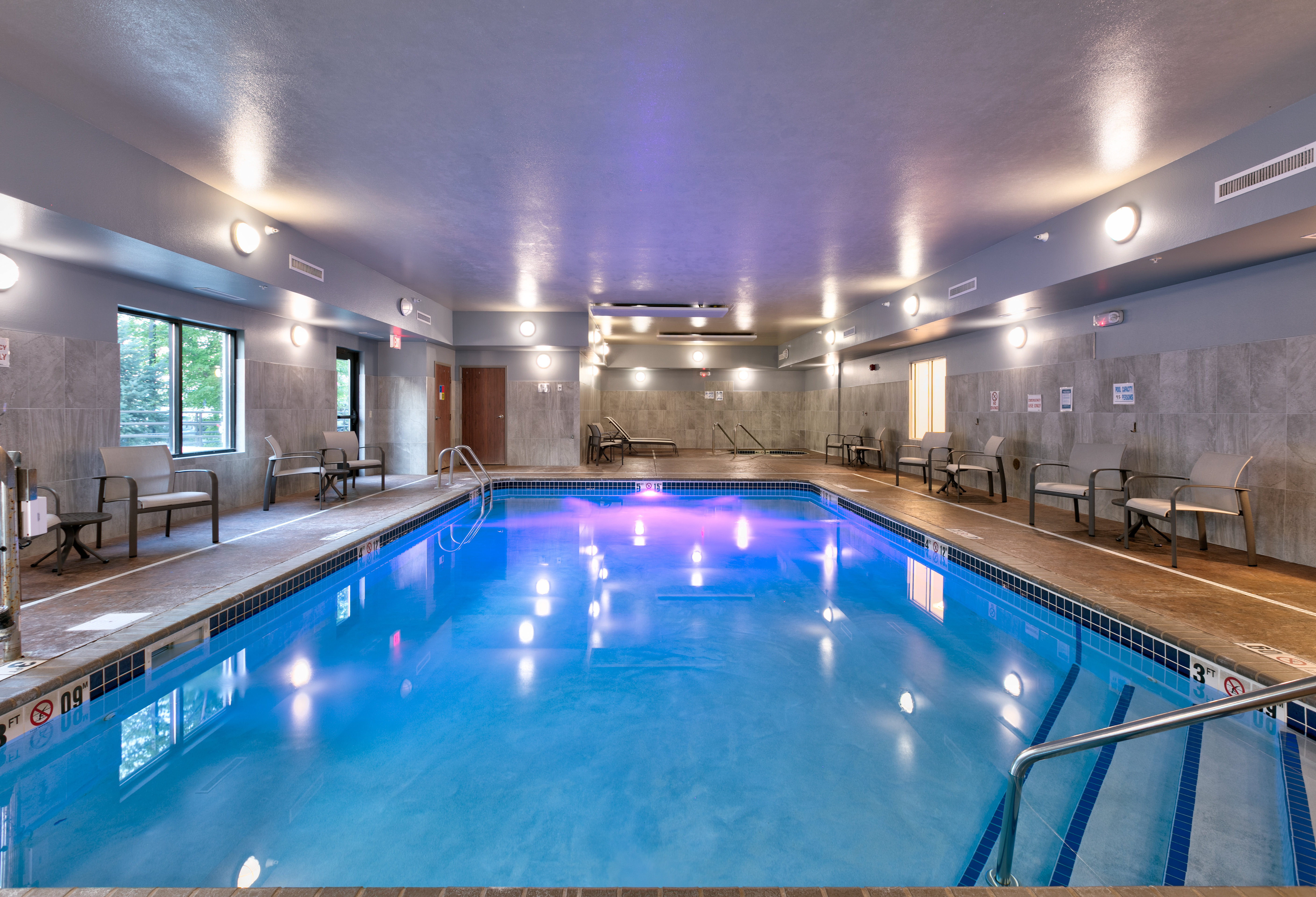 holiday inn express hotel and suites shakopee by ihg