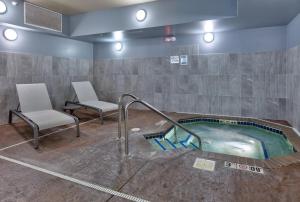 holiday inn express hotel and suites shakopee by ihg