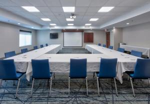 holiday inn express hotel and suites shakopee by ihg