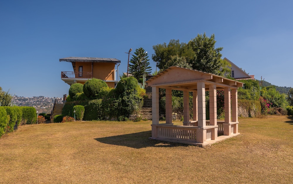 the himalayan bungalow blusalz homes