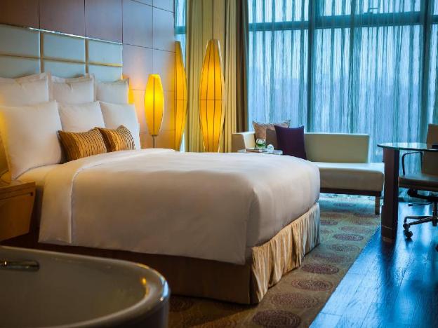 renaissance shanghai putuo hotel