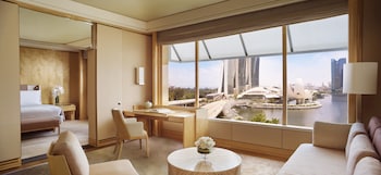 the ritz carlton millenia singapore