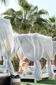 smy mediterranean white santorini