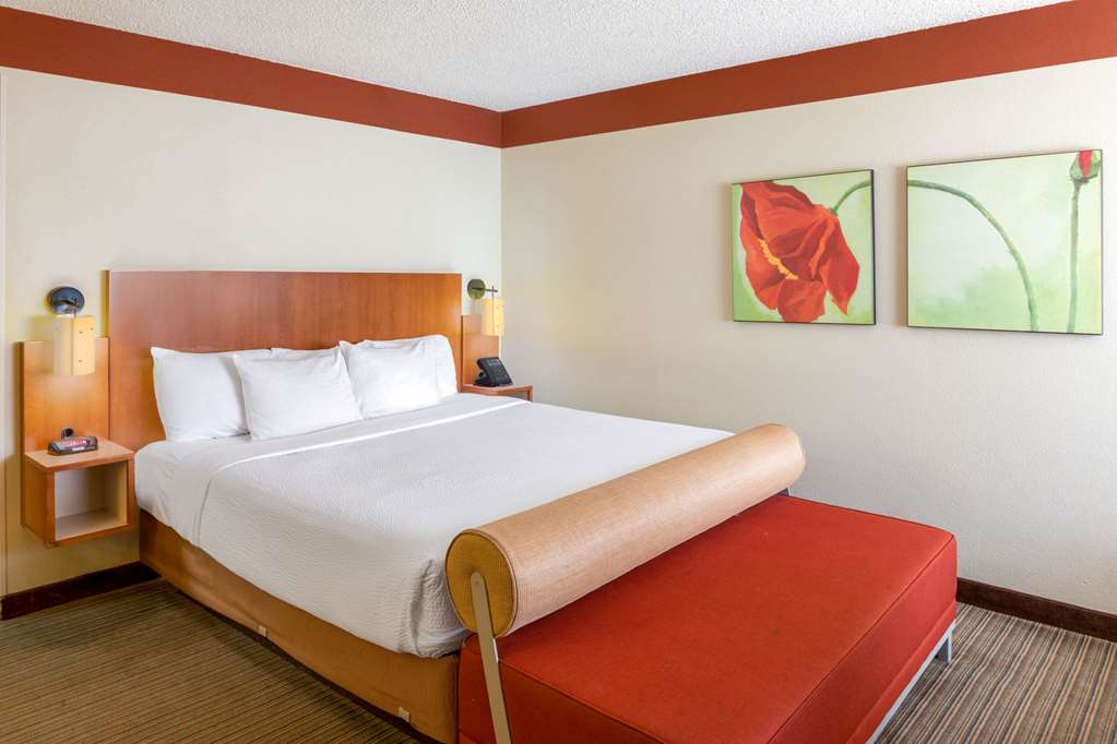 la quinta inn and suites by wyndham savannah southside