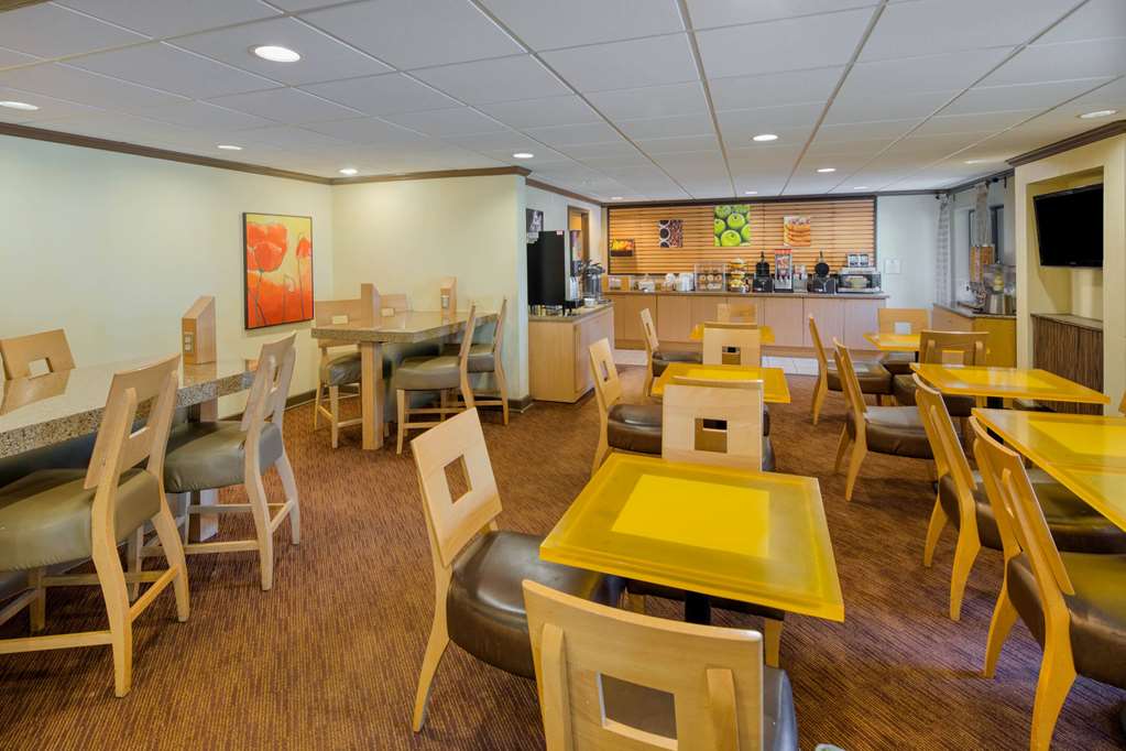 la quinta inn and suites by wyndham savannah southside