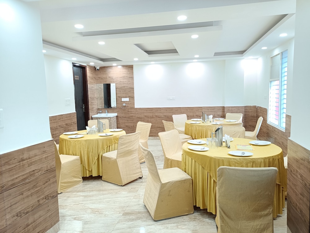 airport hotel shivaka inn
