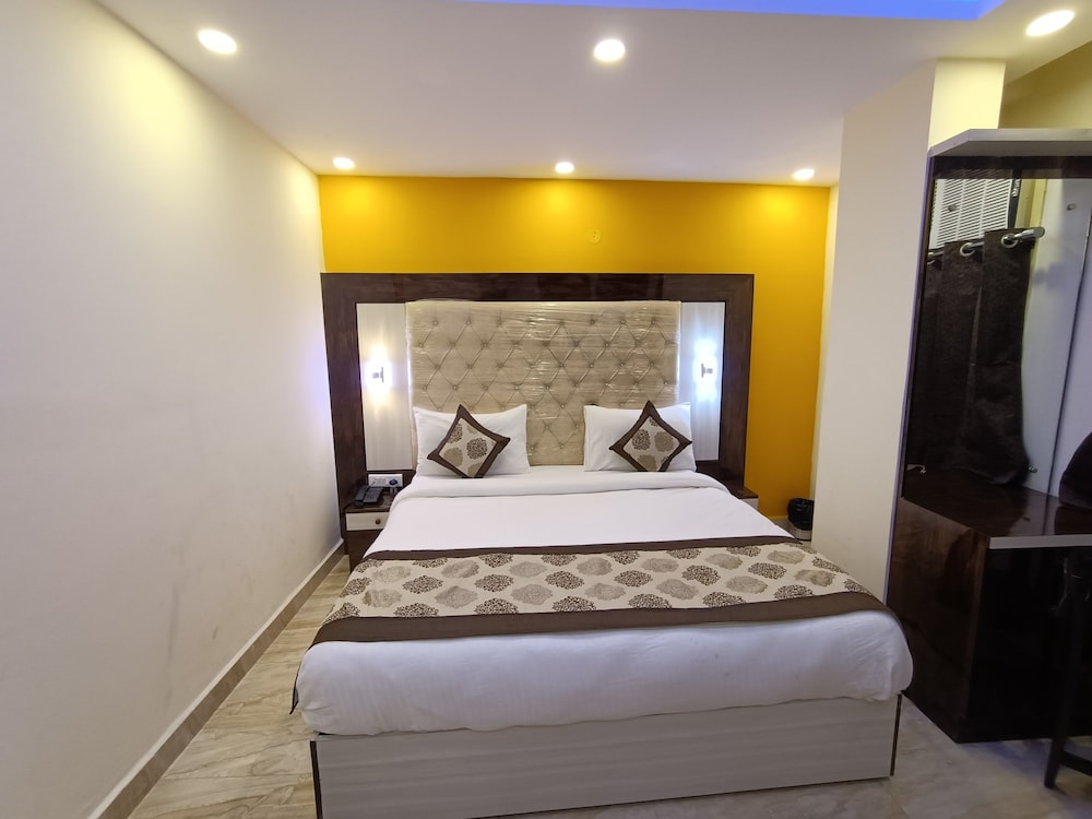 airport hotel shivaka inn