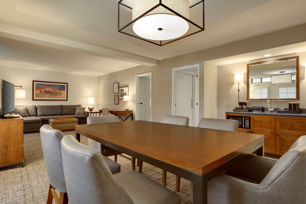 embassy suites by hilton scottsdale resort