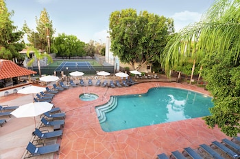 embassy suites by hilton scottsdale resort