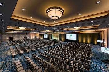 embassy suites by hilton scottsdale resort