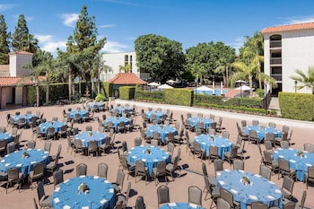 embassy suites by hilton scottsdale resort