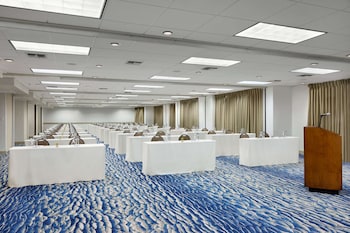 embassy suites by hilton scottsdale resort