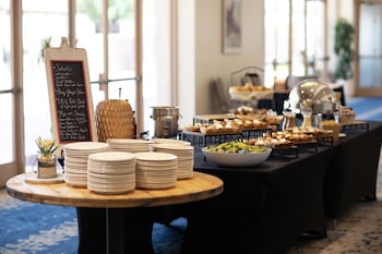 embassy suites by hilton scottsdale resort