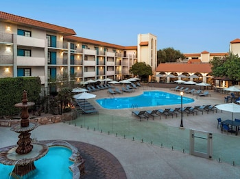 embassy suites by hilton scottsdale resort