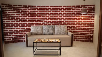 jagira ananta elite gir