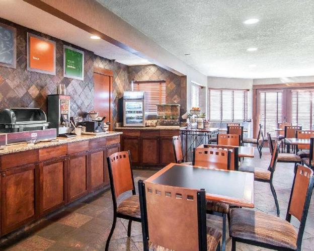 kathryn riverfront inn ascend hotel collection