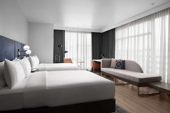 hotel west and main conshohocken philadelphia tapestry by hilton