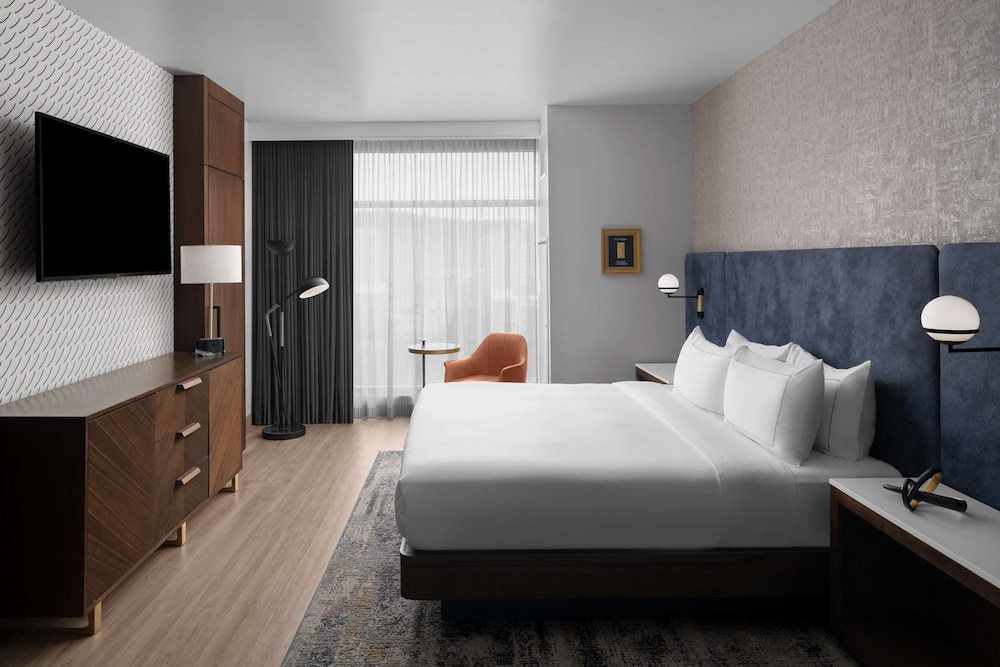 hotel west and main conshohocken philadelphia tapestry by hilton