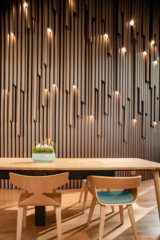 pullman shanghai central in xintiandi and yu garden area