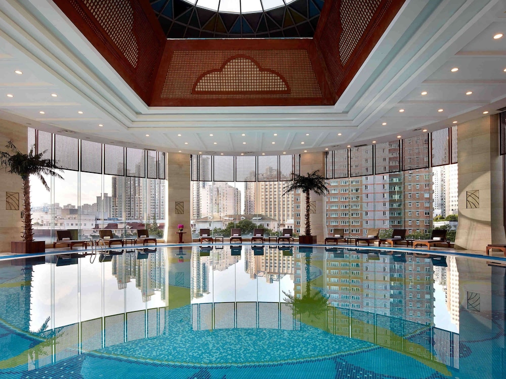 pullman shanghai central in xintiandi and yu garden area
