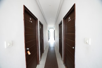 hotel the royal palace