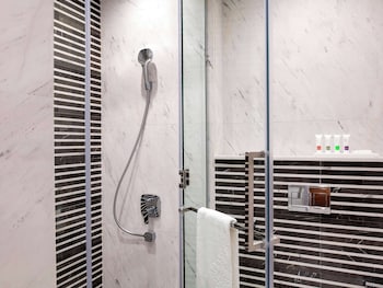 swissotel living jeddah