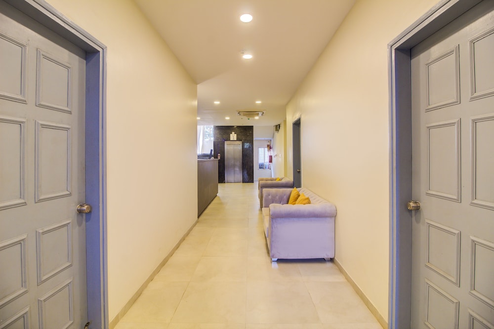 housemate hotels