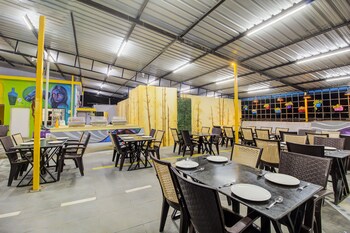 housemate hotels