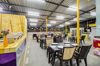 housemate hotels