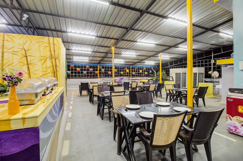 housemate hotels