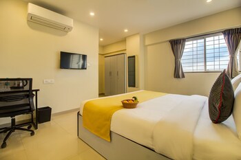 housemate hotels