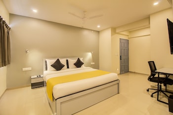 housemate hotels