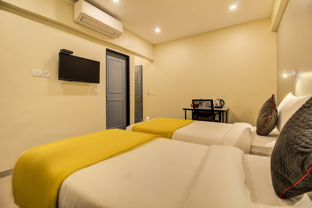 housemate hotels