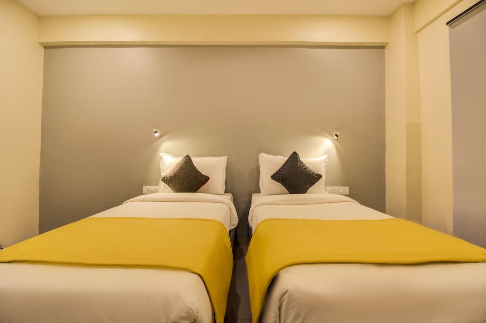 housemate hotels