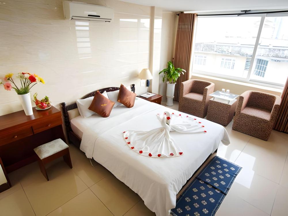 dmz hotel