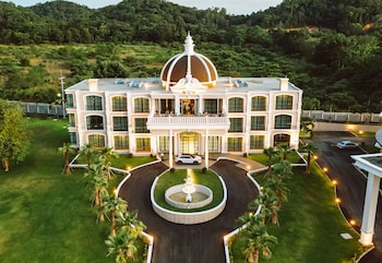 grand lord hoteland residence