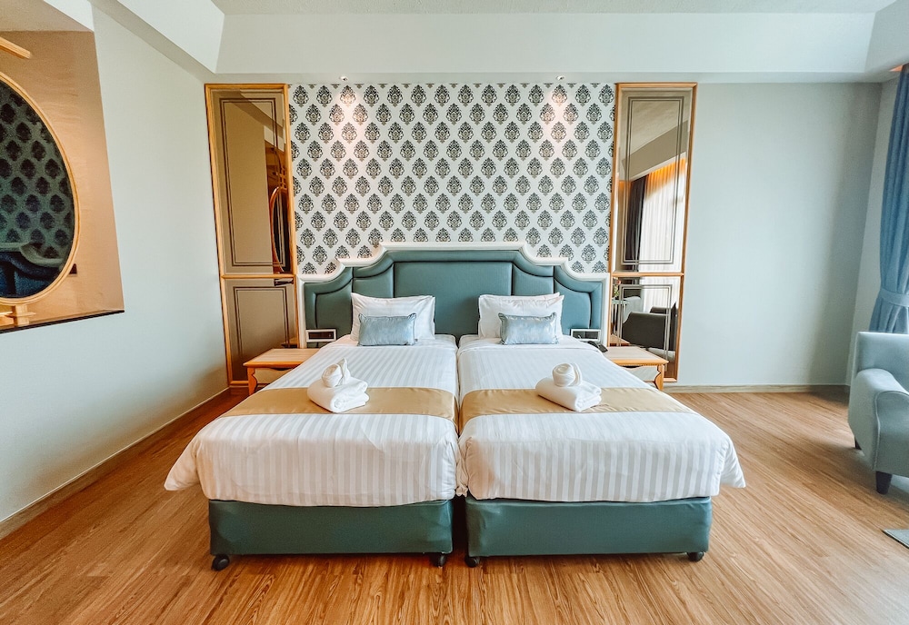 grand lord hoteland residence