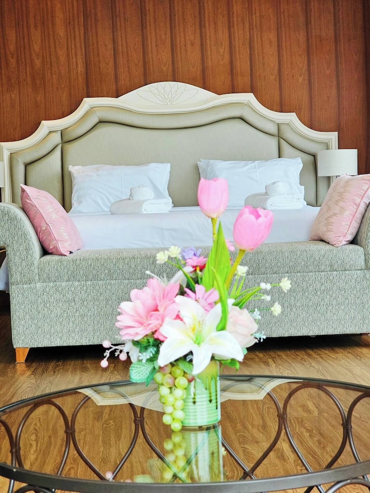 grand lord hoteland residence