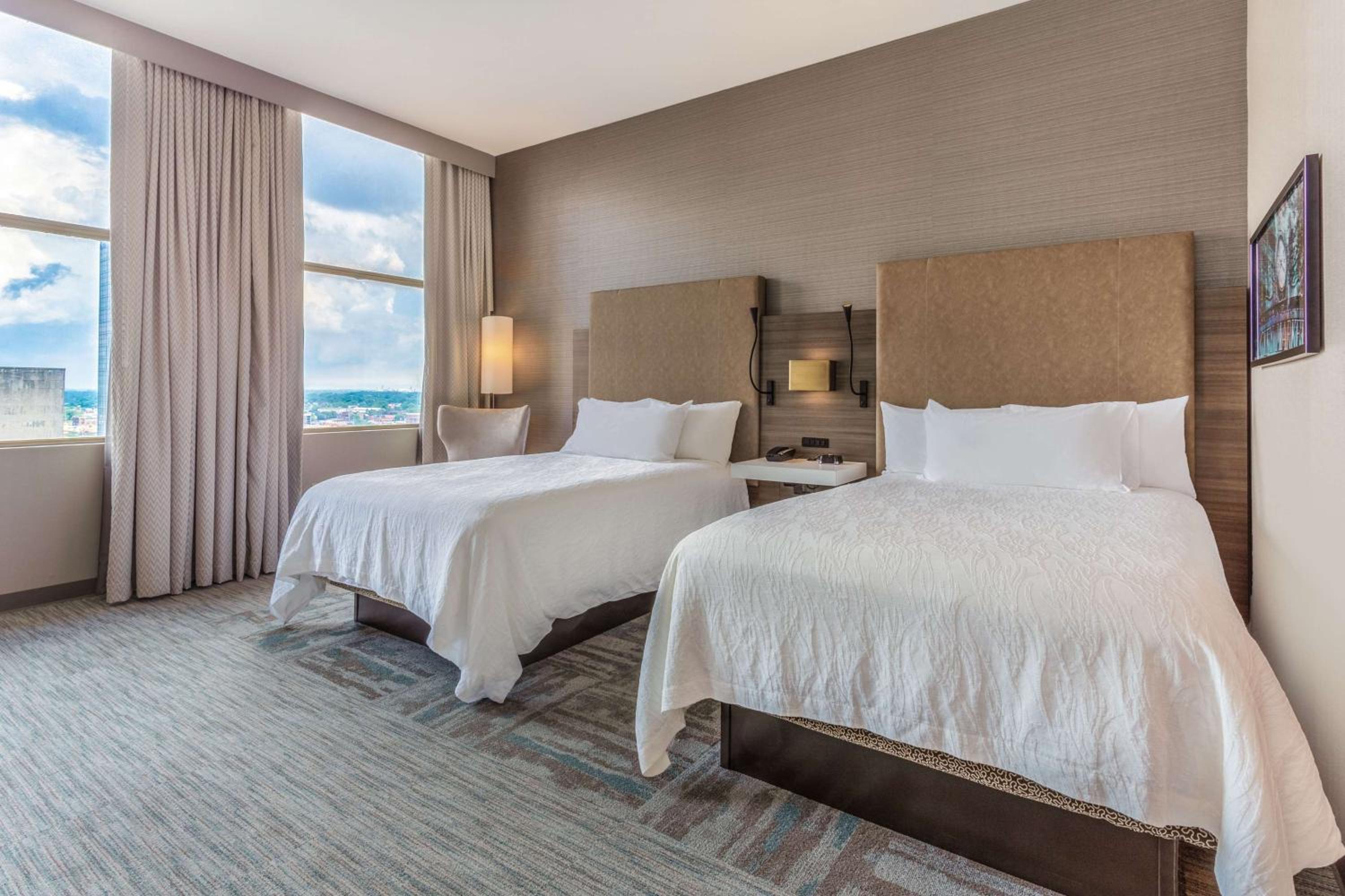 hilton garden inn indianapolis downtown
