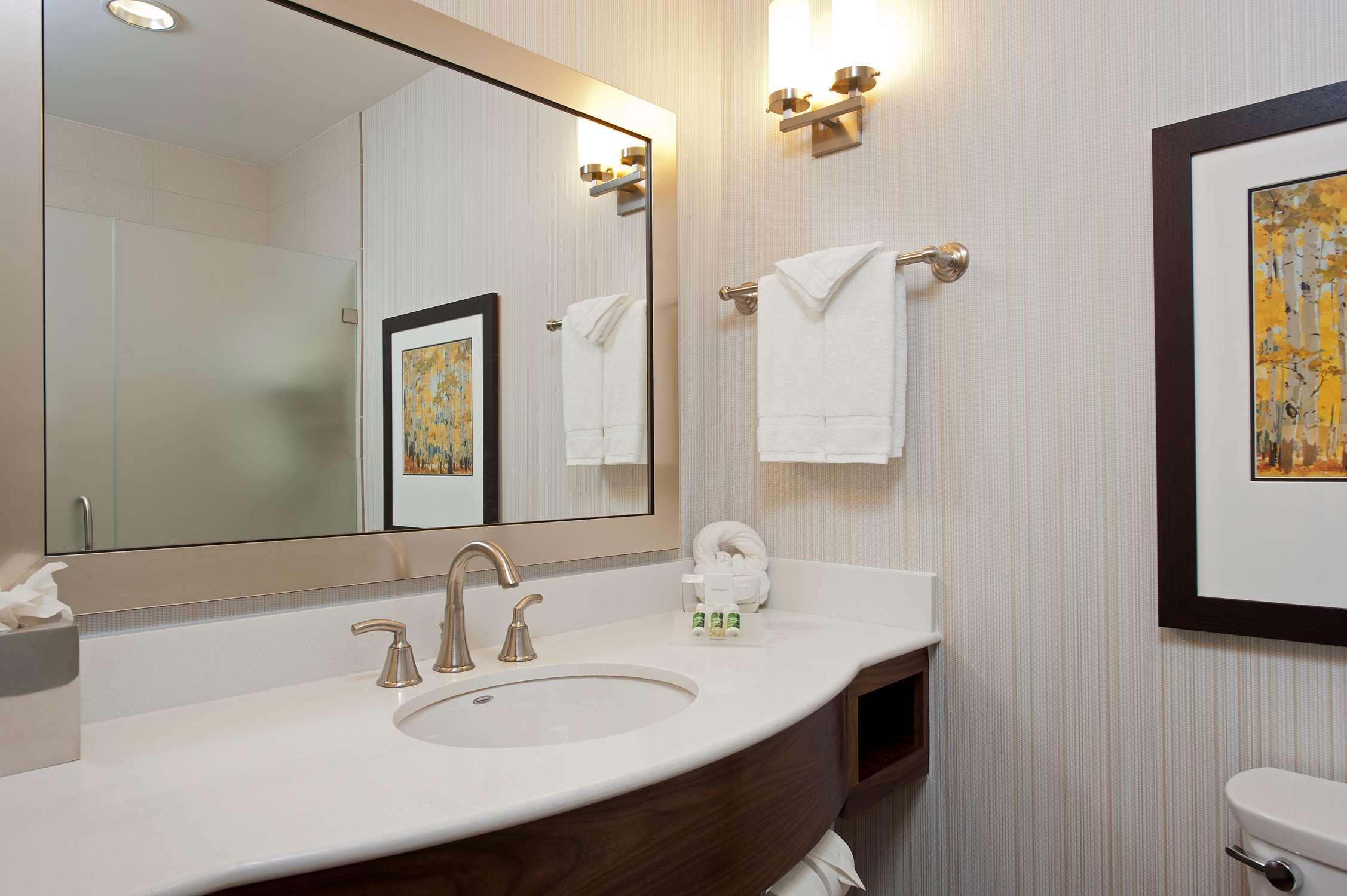hilton garden inn indianapolis downtown