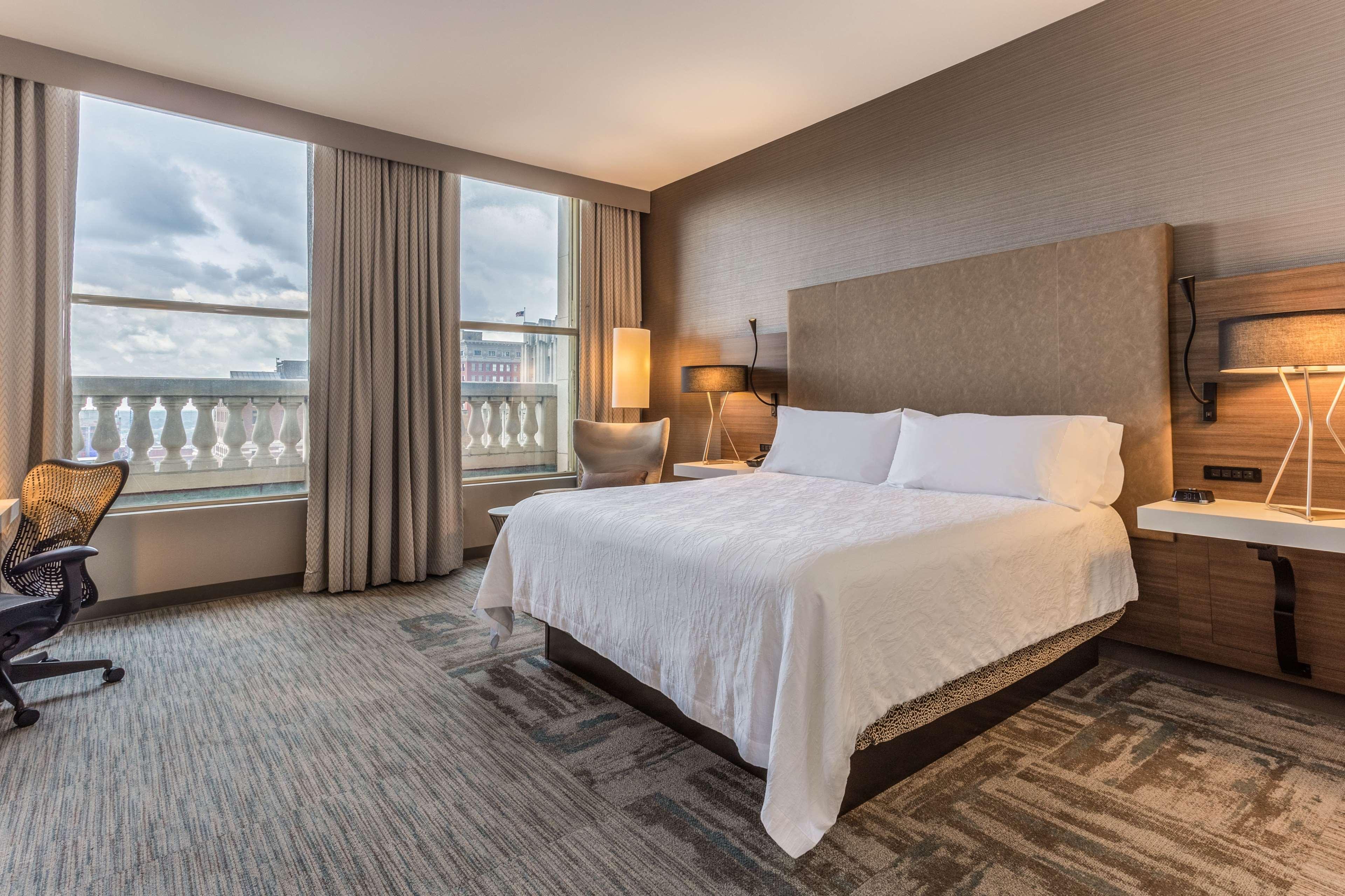 hilton garden inn indianapolis downtown