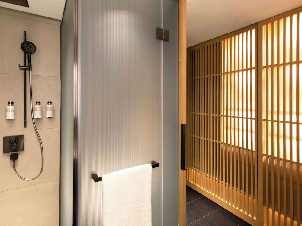 aki hong kong mgallery