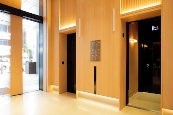 aki hong kong mgallery