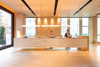 aki hong kong mgallery