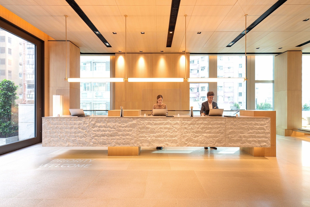 aki hong kong mgallery