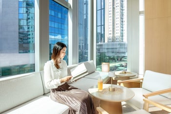 aki hong kong mgallery