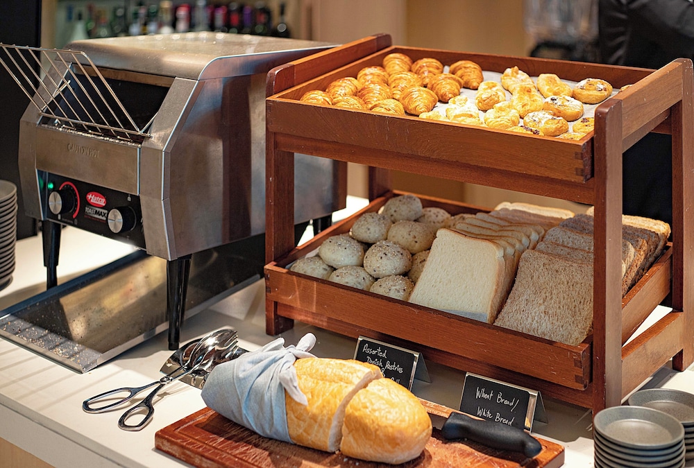 aki hong kong mgallery