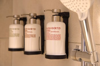 aki hong kong mgallery