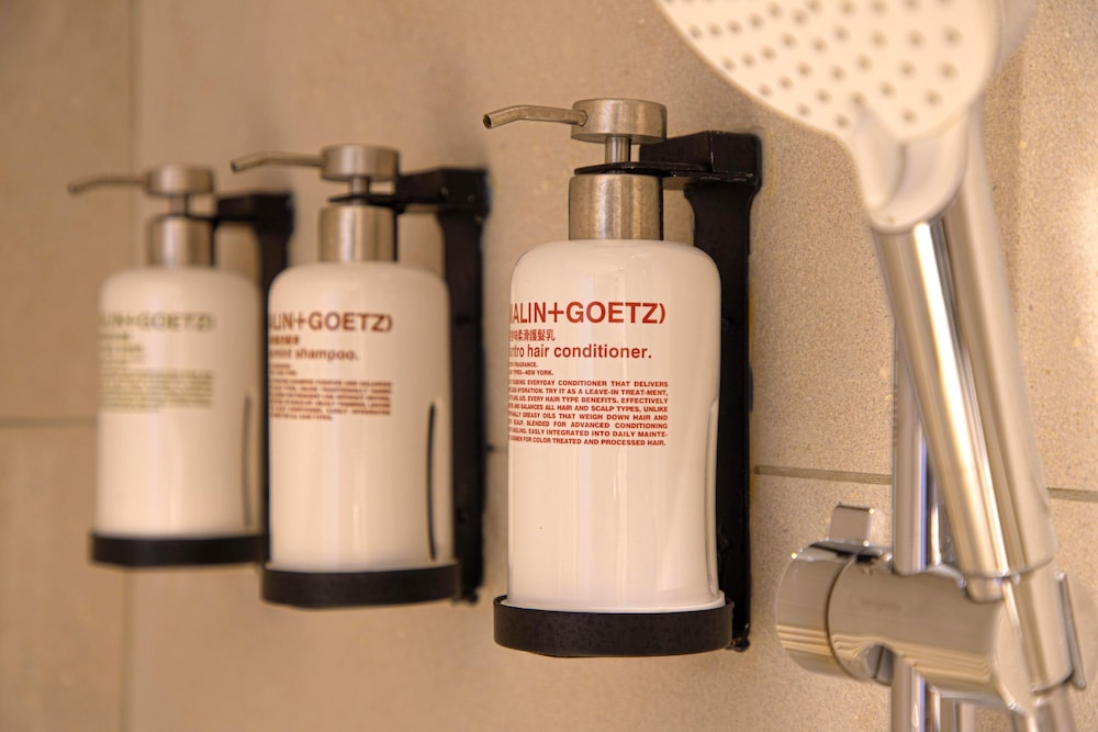 aki hong kong mgallery